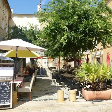 Charming With Garden And Private Pool, Vernegues