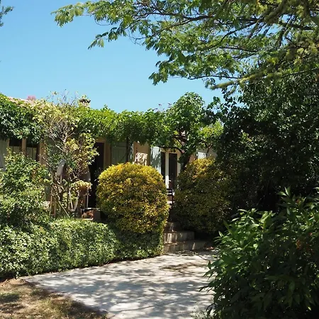Charming With Garden And Private Pool, Holiday home