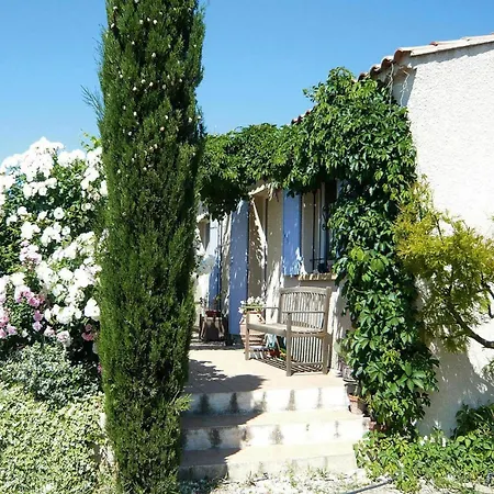 Holiday home Charming With Garden And Private Pool, Vernegues